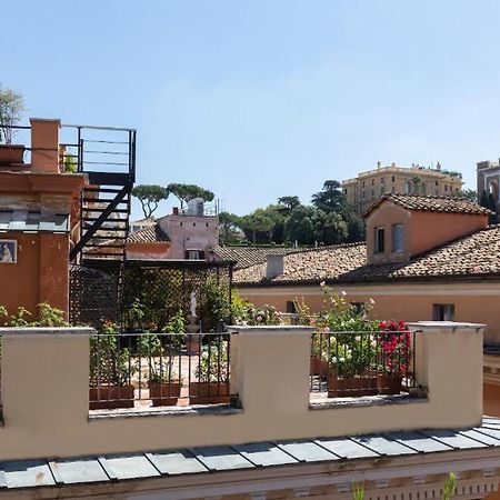 Penthouse In Piazza Venezia With Terrace Lägenhet Rom Exteriör bild